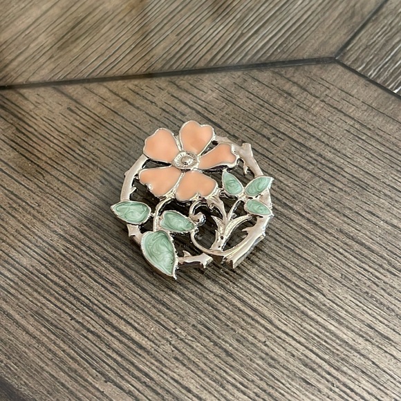 Vintage 1928 Brand Silver-tone & Enamel Floral Pin - Picture 14 of 14